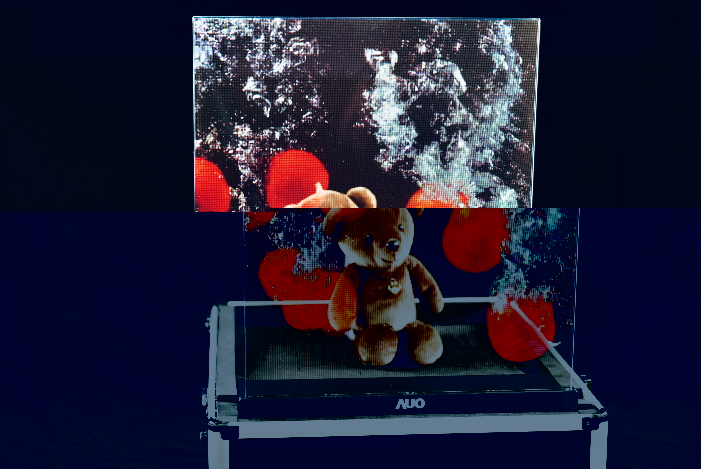 友達領先研發Micro LED透明顯示器，具備高穿透、低繞射、高亮度、可拼接之特性，可應用於智慧移動、智慧零售、商業展示等多元場域