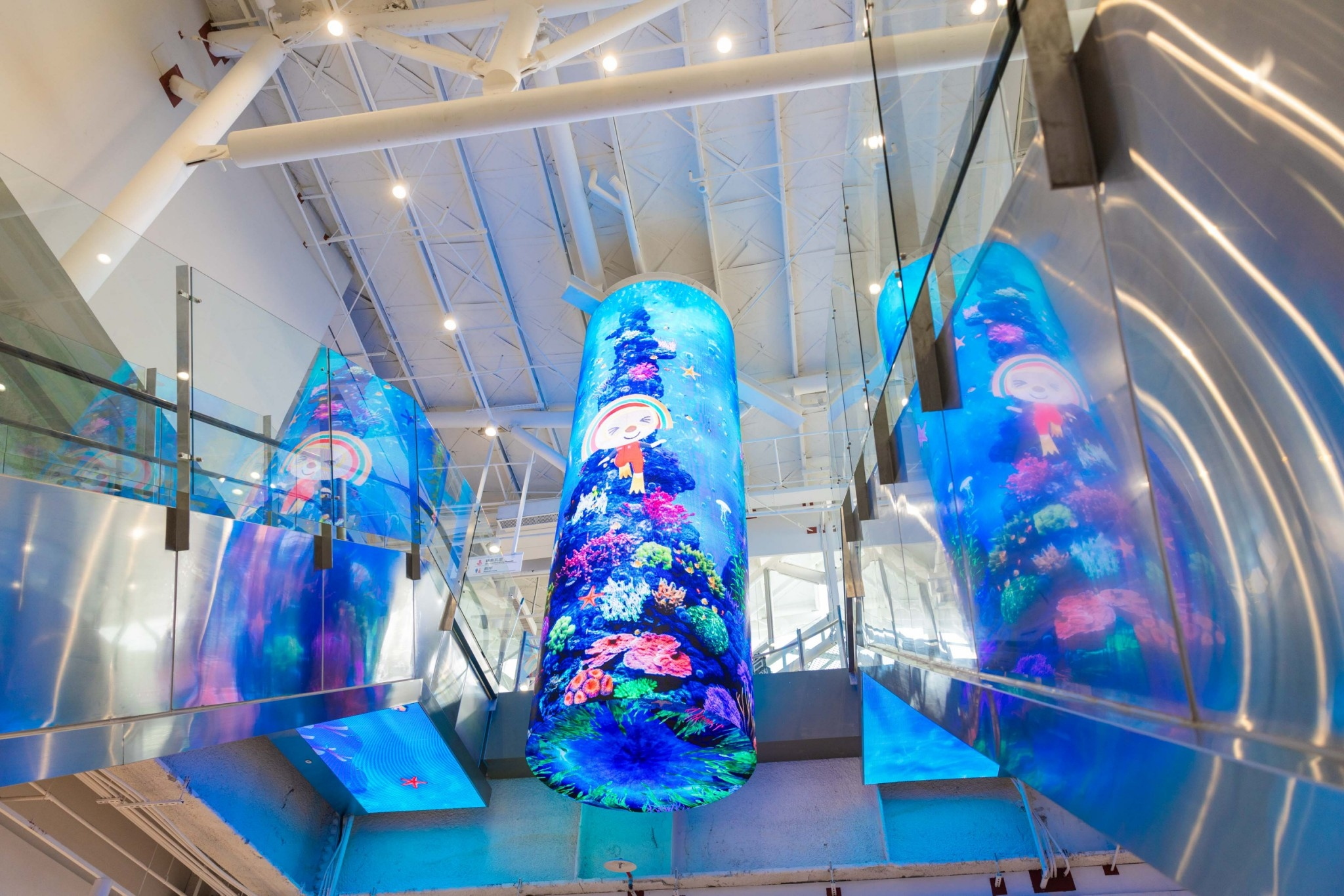 達擎與傑可達整合先進顯示技術與軟硬體應用服務，提供一系列大型LED顯示解決方案，為全新改裝開幕的「清水服務區」佈局嶄新視覺體驗。