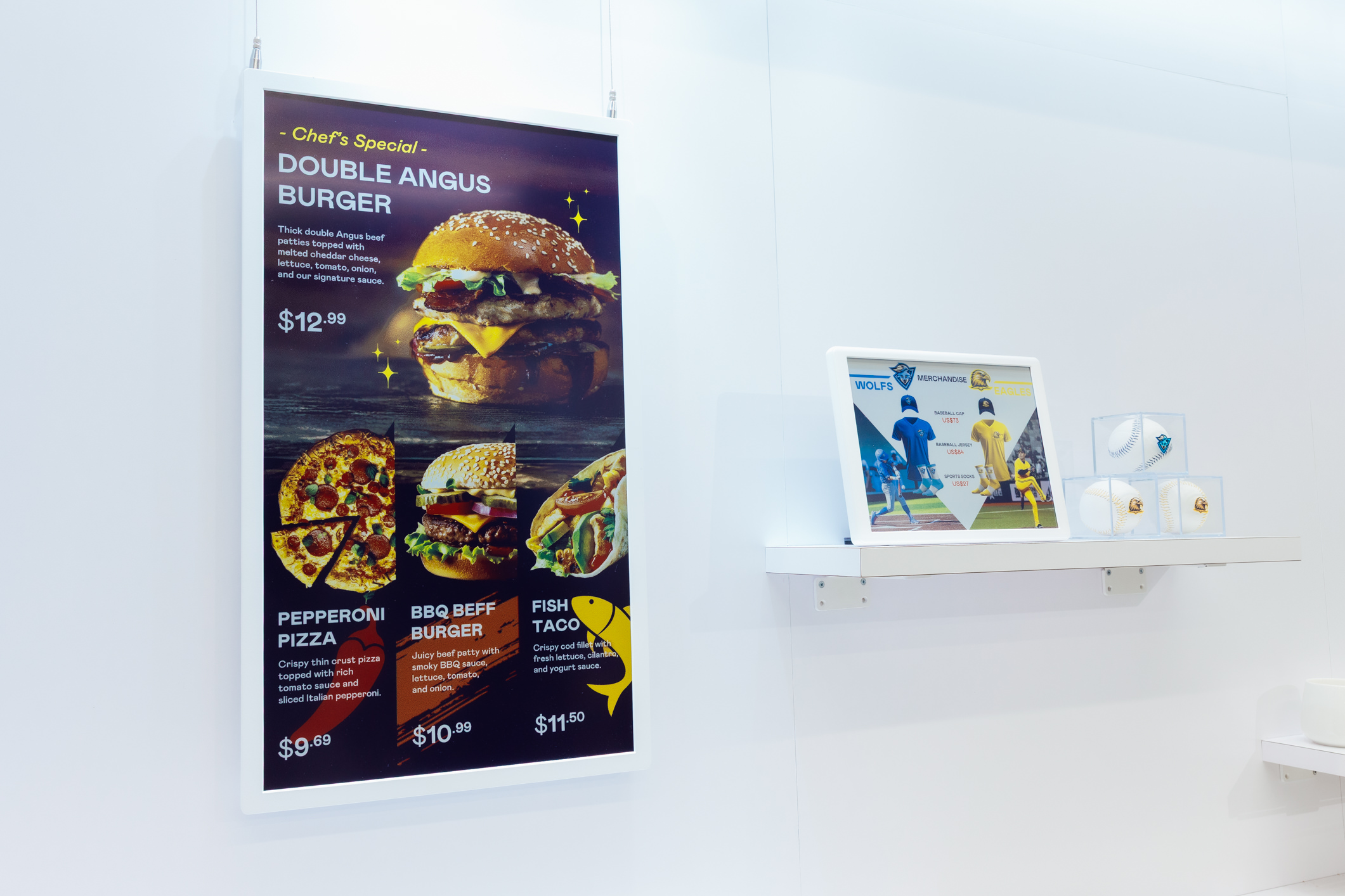 达擎开发的低功耗、全彩的aecoPost电子纸解决方案，仅在更新画面时需要微量的电力驱动，无需布建电线的便捷设计，使其可灵活应用、弹性选择置放处；可搭配aecoTag电子货架卷标解决方案，驱动商店内所有数字广告牌和电子货架卷标，以远程控制实现动态变价，提升门市人员作业效率，并以无纸化落实永续经营目标。